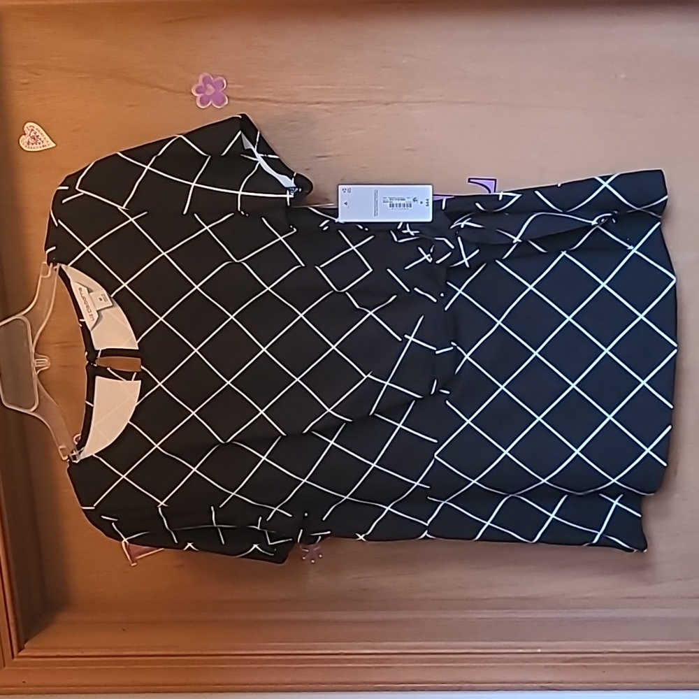 Brand New With Tags Women's Blouse Size Medium